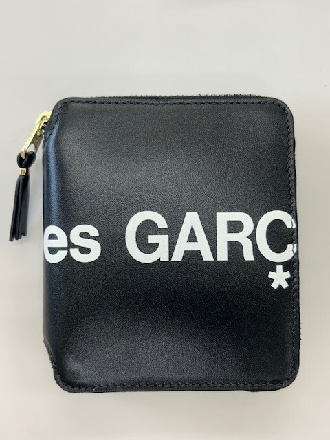 新品 コム デ ギャルソン COMME des GARCONS 財布 二つ折り財布 メンズ ブラック ラウンドファスナー SA2100HL Huge Logo 未使用 1円出品