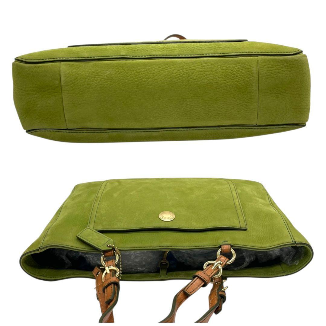 超希少 美品 コーチ ハンドバッグ 緑 COACH チャーム ヌバック s70 超希少 美品 コーチ ハンドバッグ 緑 COACH チャーム ヌバック