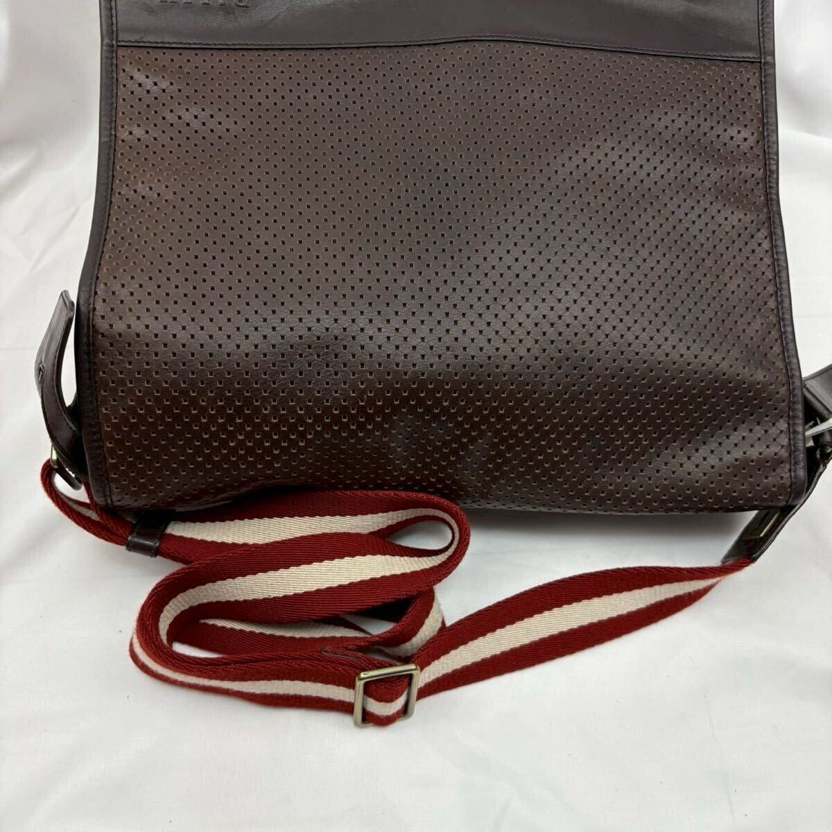 【美品】BALLY メッセンジャーバッグ パンチング レザー ブラウン トレスポ 美品/A4◎】バリー BALLY ショルダーバッグ メッセンジャー