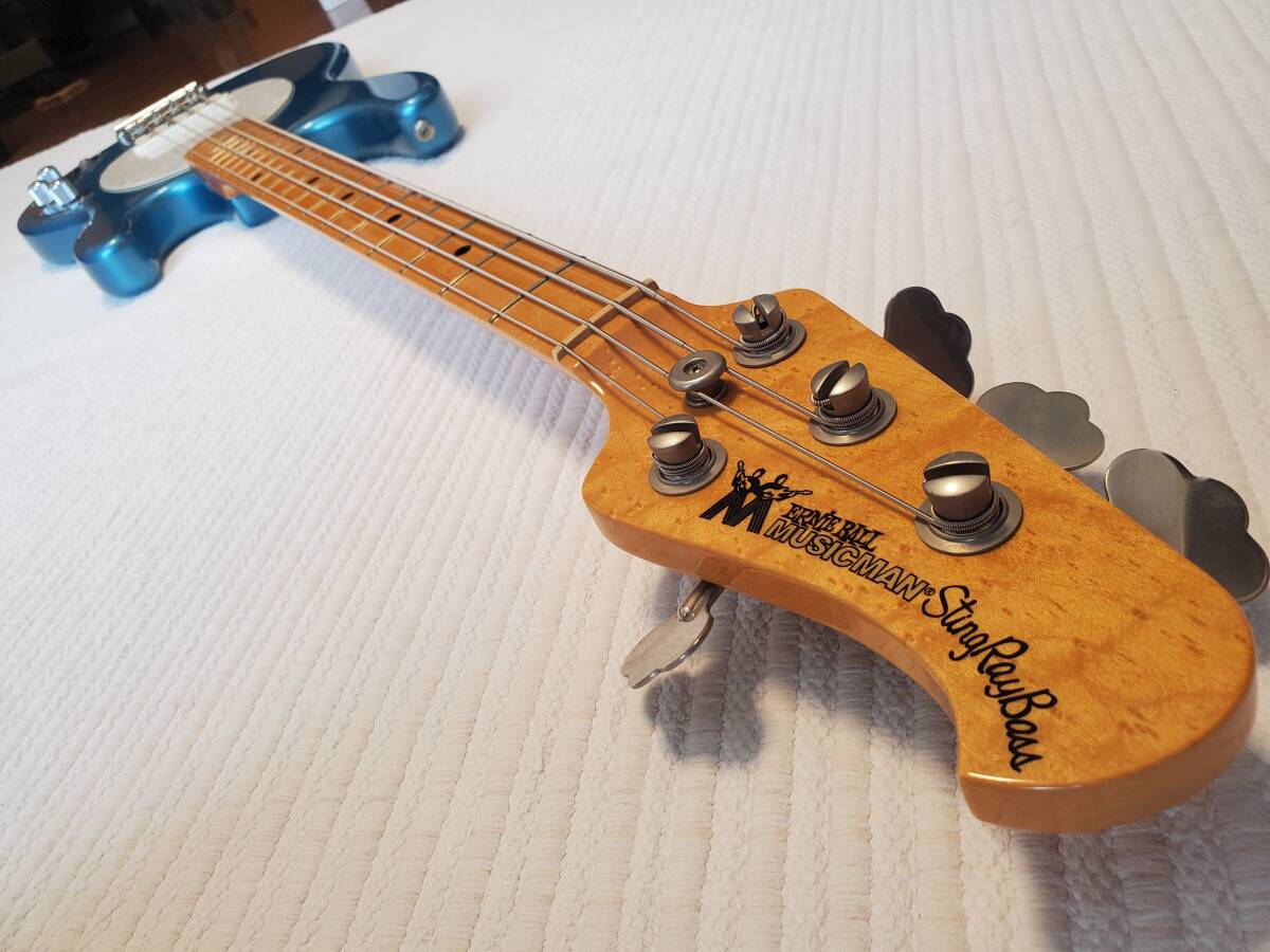 【希少カラー】MUSIC MAN CLASSIC StingRay ミュージックマン スティングレイ