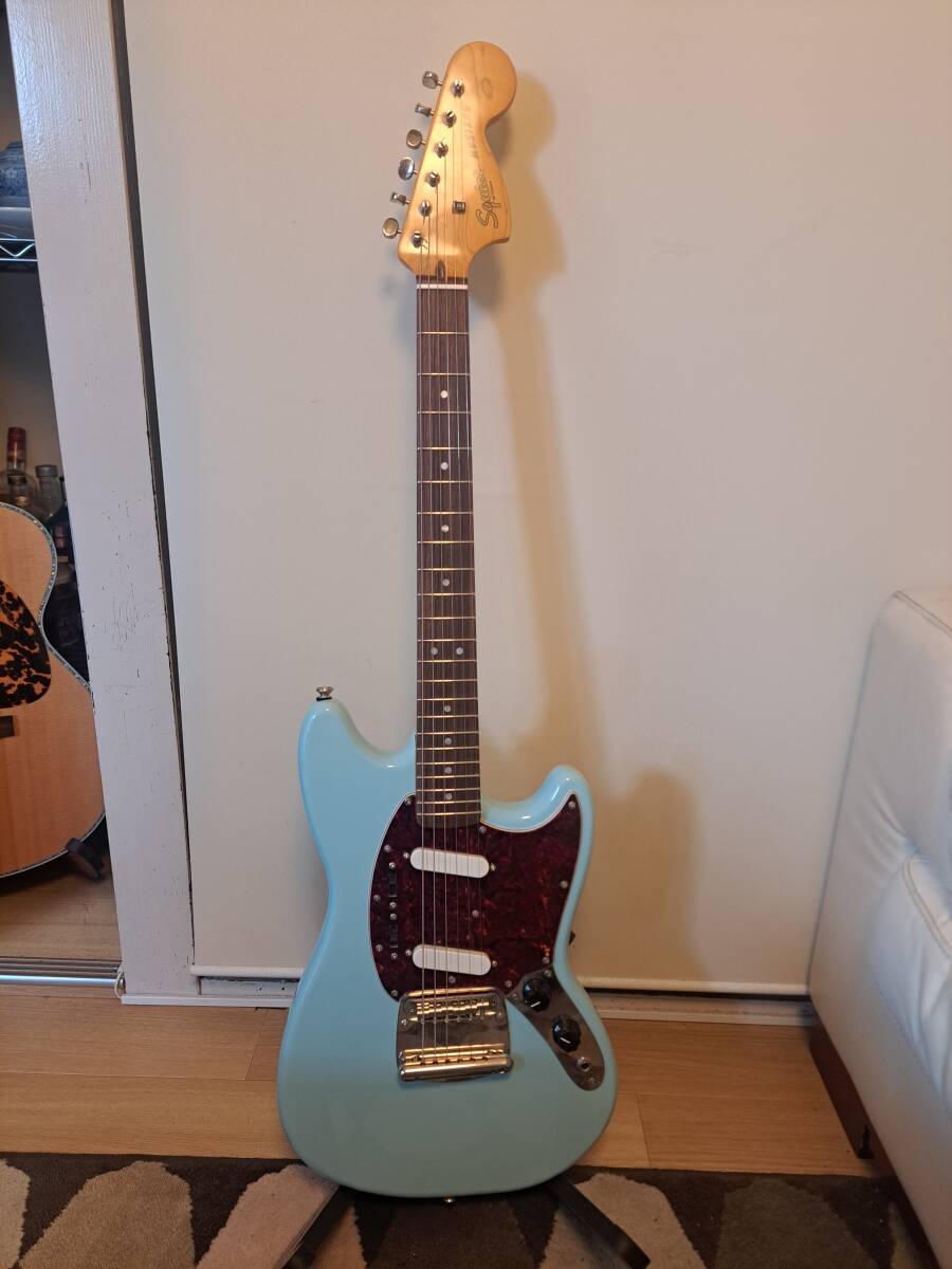Squier by Fender электрогитара Classic Vibe '60s Mustang, Laurel Fingerboard, Sonic Blue мягкий чехол имеется 