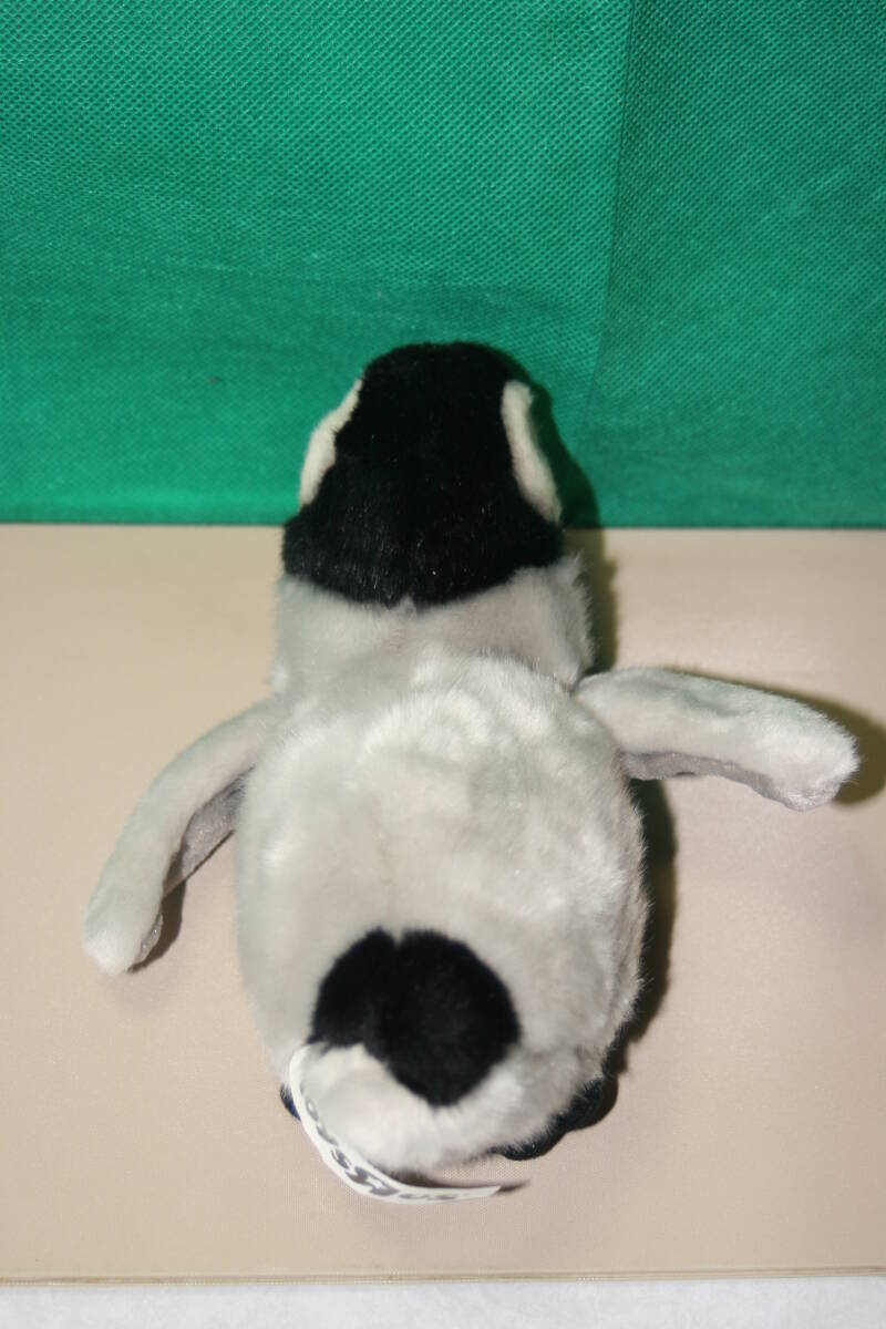 動物 ペンギン グレー 寝そべり ぬいぐるみ 約23cm トイザラス　赤ちゃん 水族館　お尻にペレット_画像7