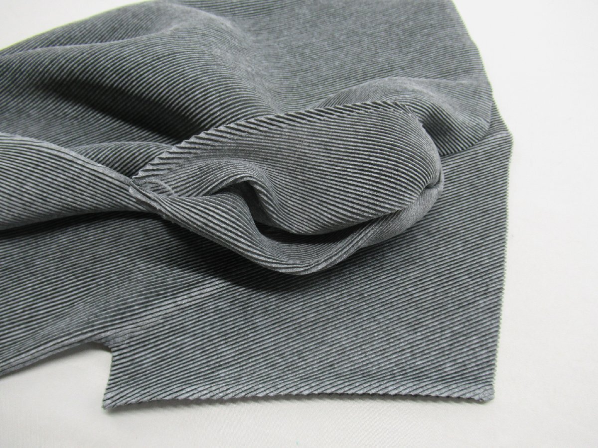 ★【B送900円】1874　ISSEY MIYAKE　イッセイミヤケ　プリーツカットソー　グレー　半袖　Tシャツ　ポリエステル100%　ブランドタグなし　3