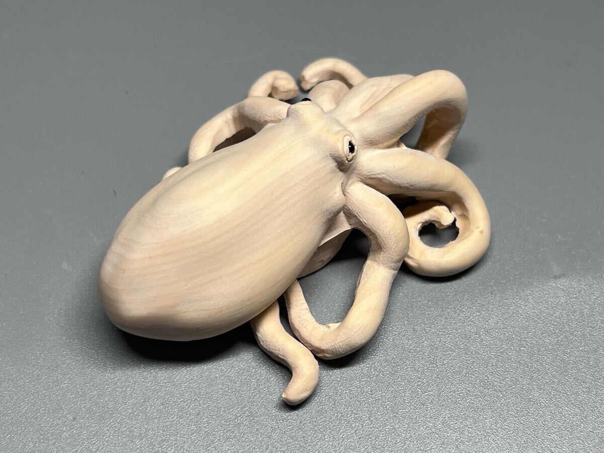  из дерева netsuke желтый . дерево .. предмет подлинный товар .. осьминог маленький . скульптура .. предмет чистота украшение прекрасный товар 
