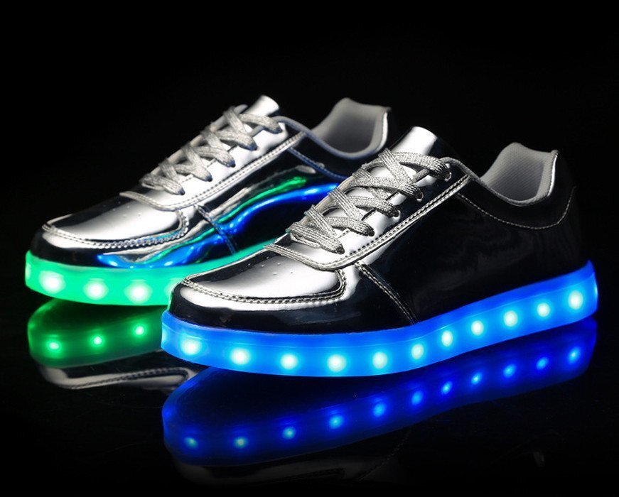 7色に光る☆LED ライトアップスニーカー メタリック ダンス 【シルバー 21cm】夜間 交通事故防止 反射材 ジョギング 自転車