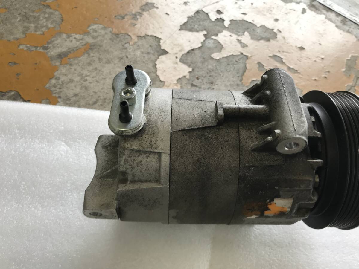 値下げ！　マセラティ　クアトロポルテ　エアコンコンプレッサー 中古ジャンク品　コア用_画像3