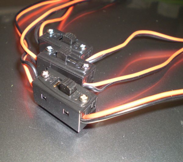 ★受信機(jī)電源スイッチ (3個(gè)）フタバタイプ 2線タイプ