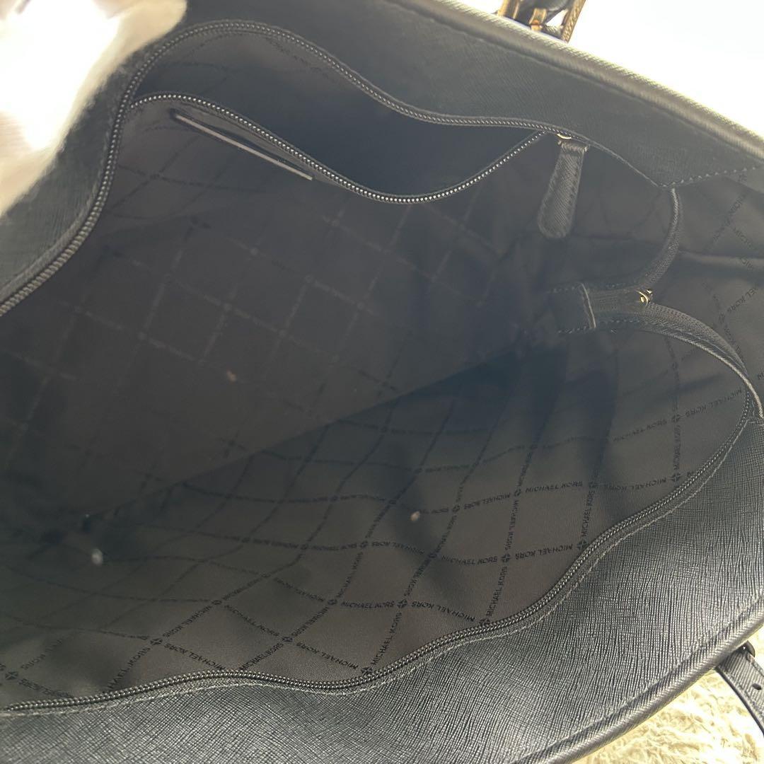 【かなり美品】マイケルコース トートバッグ レザー A4収納 ロゴチャーム付き かなり美品】MICHAEL KORS マイケルコース トートバッグ レザー