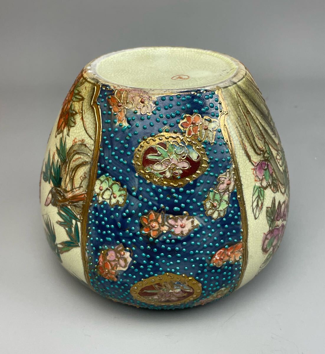 格安saleスタート ボ 薩摩焼 在銘 古 骨董品 時代物 花鳥図 金彩 粉彩 花器 花瓶 飾壺 工芸品