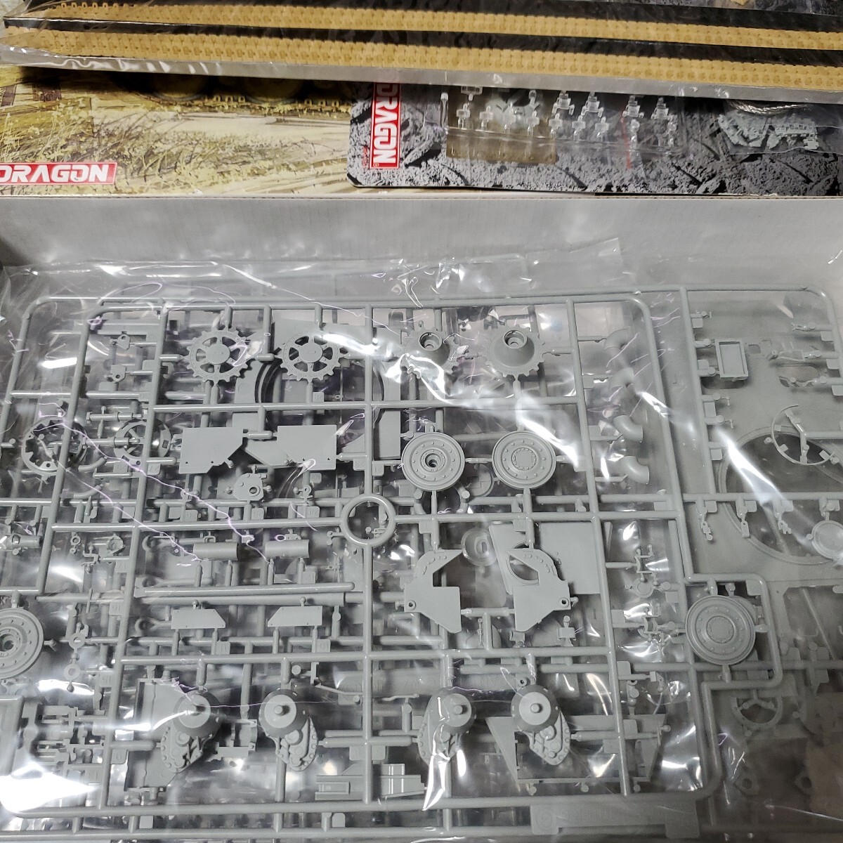 DRAGON Dragon 6384 1/35 *39-*45SERIES Sd.Kfz.171 Panther G w/Zimmerit Pantah -G type w/tsimelito покрытие 