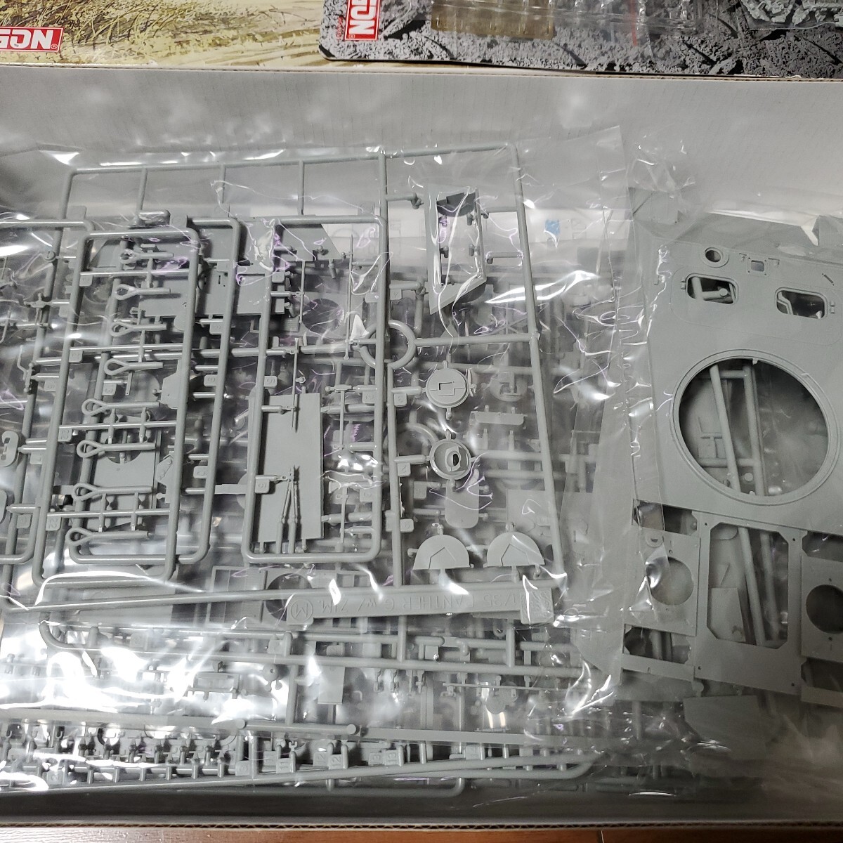 DRAGON Dragon 6384 1/35 *39-*45SERIES Sd.Kfz.171 Panther G w/Zimmerit Pantah -G type w/tsimelito покрытие 