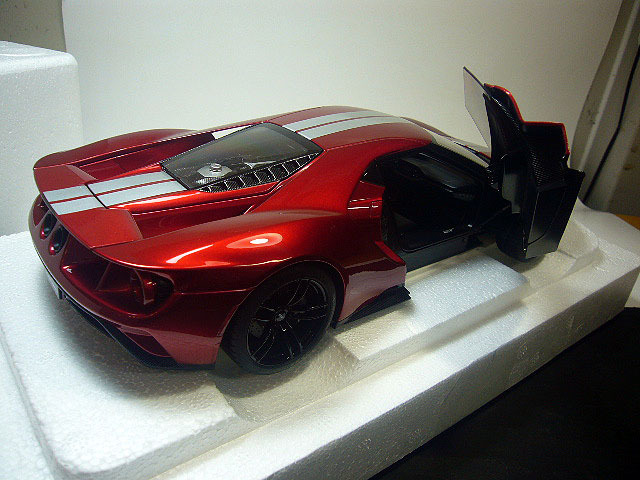 *1/18 Auto Art 72943 Ford GT 2017 жидкий красный / серебряный полоса *