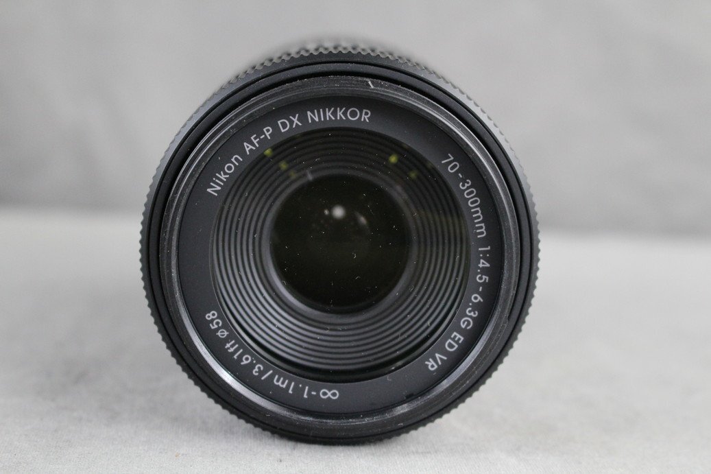 【C】Nikon D5600 + AF-P DX NIKKOR 70-300mm F4.5-6.3G ED VR + 18-55mm f/3.5-5.6G VR ダブルズームキット ニコン 元箱付き 3061957