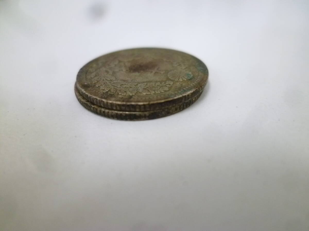 39171 【コレクター放出品 2枚セット】 日本古銭 竜10銭銀貨 十