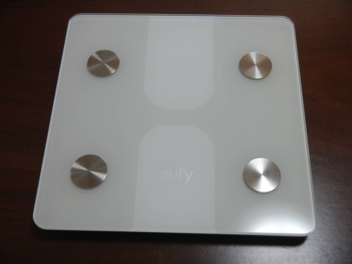 中古美品 Anker Eufy 体重体組成計 Smart Scale C1 アンカー ユーフィ スマートスケールC1 体重計 体脂肪率 基礎代謝量 体脂肪量 内臓脂肪_画像2