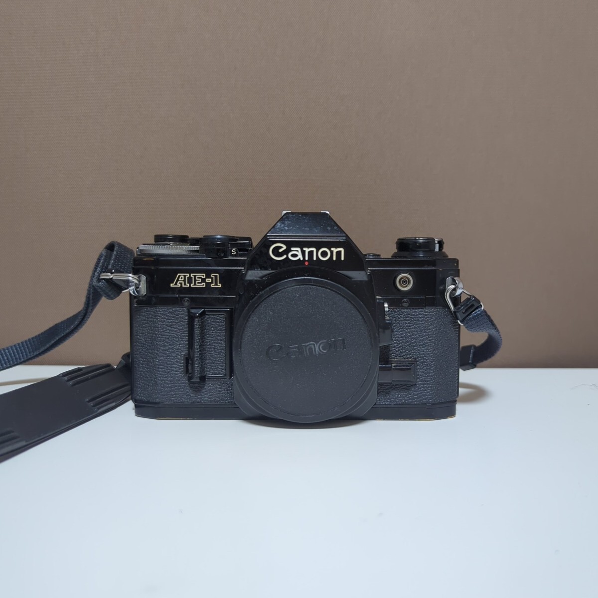 Canon AE-1 一眼レフ フィルムカメラ ボディのみ