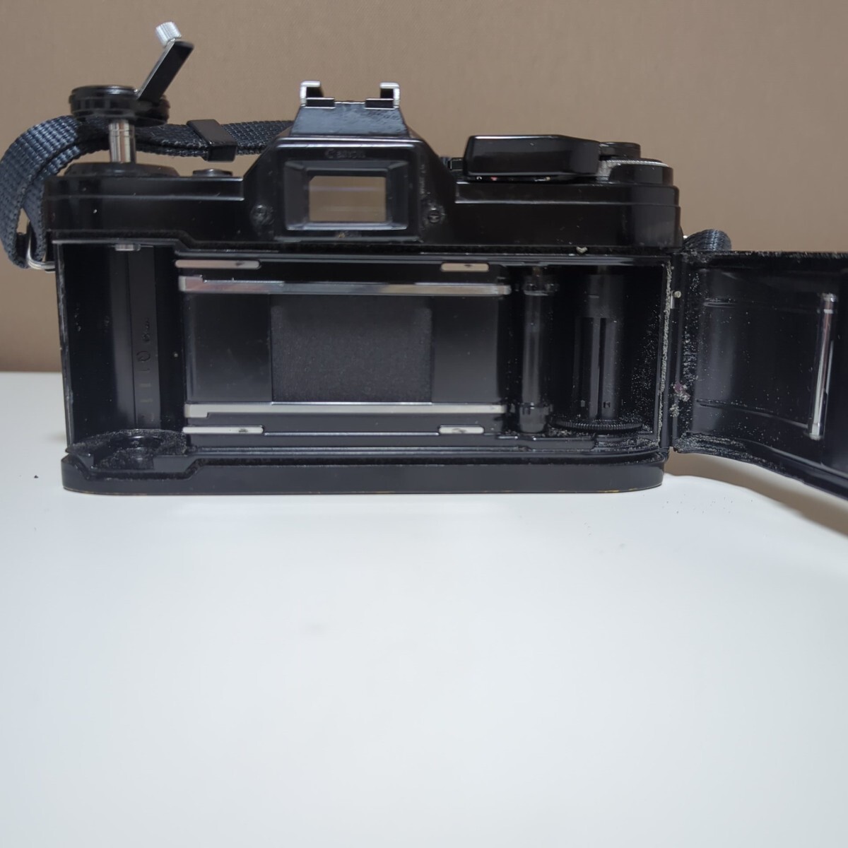 Canon AE-1 一眼レフ フィルムカメラ ボディのみ