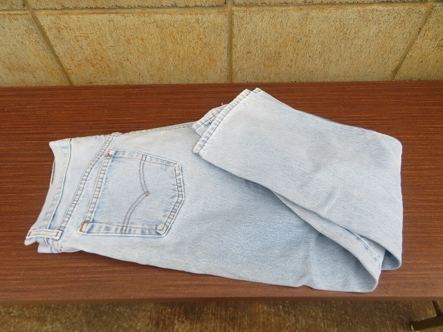 KZ☆リーバイス　Levi's レディース　デニム　ジーパン ダメージ　薄紺　ボタンフライ ◎現状品_画像1