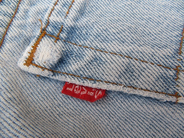 KZ☆リーバイス　Levi's レディース　デニム　ジーパン ダメージ　薄紺　ボタンフライ ◎現状品_画像3