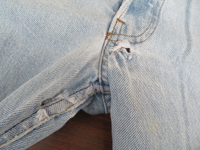 KZ☆リーバイス　Levi's レディース　デニム　ジーパン ダメージ　薄紺　ボタンフライ ◎現状品_画像6
