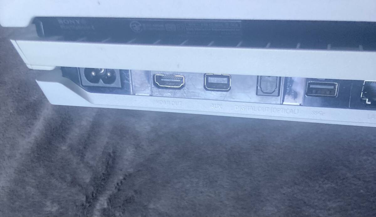 FW11.00 и меньше (FW:10.50) б/у Sony PlayStation4Pro CUH-7200B белый . печать наклейка есть корпус только PlayStation 4 PlayStation 
