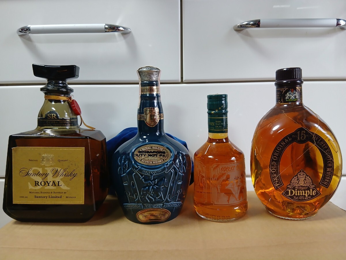 古酒 ウイスキー4本 Suntory ROYAL1000ml.Royal Salute 21年Dimple15年Robert Brownまとめて！サントリーシーバスリーガル他