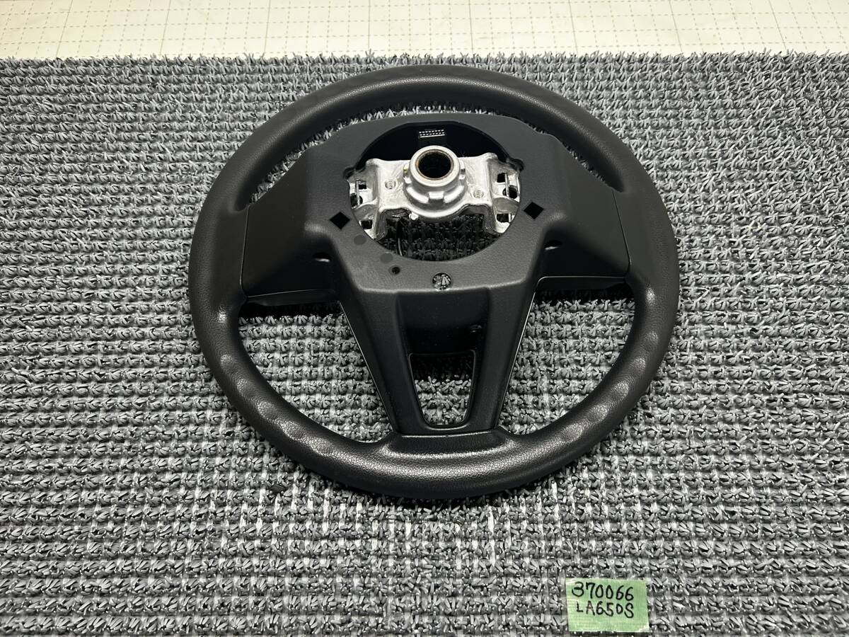 ダイハツ純正 タントカスタムX LA650S ステアリングハンドル ウレタン 45102-B2C80-C1 ステアリングスイッチ付き