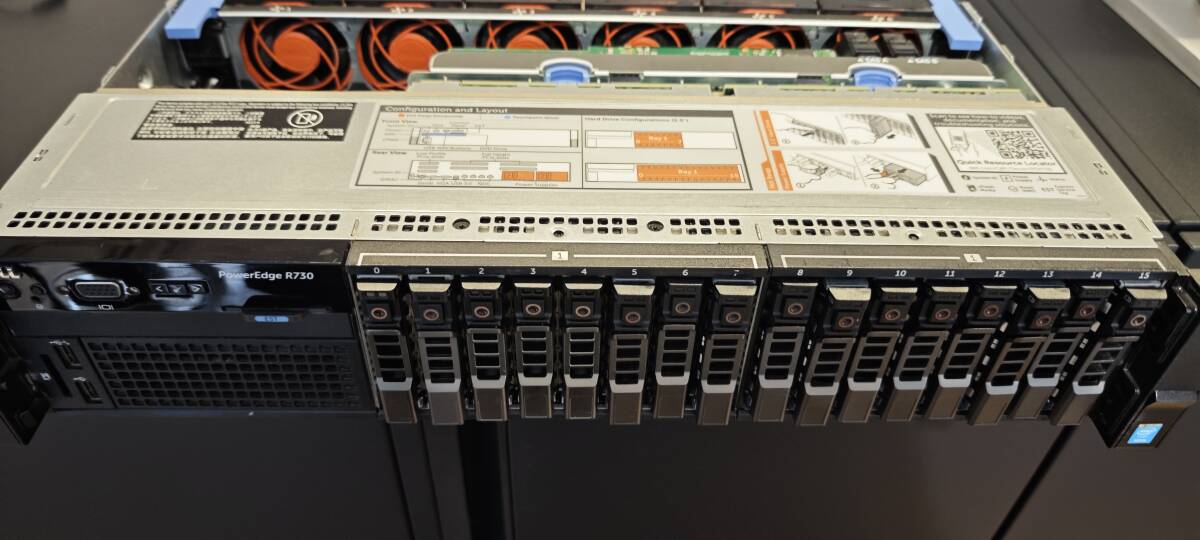 Dell R730 PowerEdge, 2x Xeon E5-2630 2.4GHz 6 Cores, 16GB, 2x300GB 10K SAS 動作確認