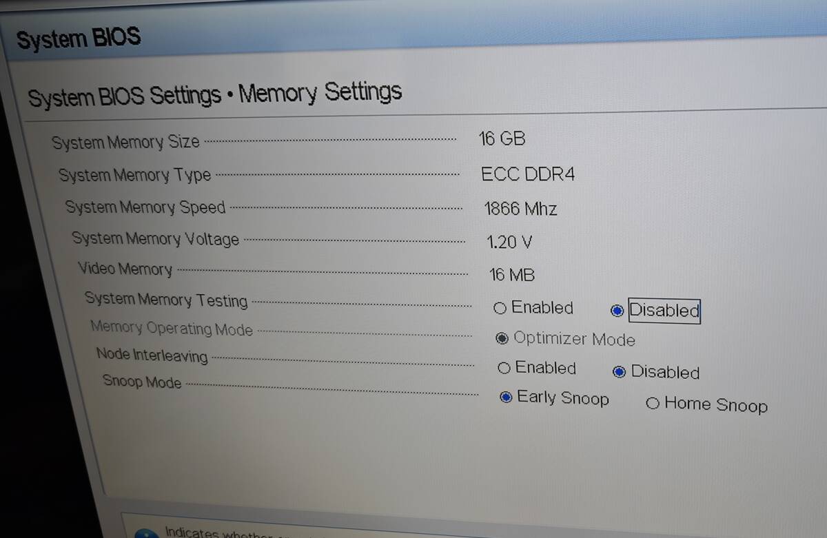 Dell R730 PowerEdge, 2x Xeon E5-2630 2.4GHz 6 Cores, 16GB, 2x300GB 10K SAS 動作確認