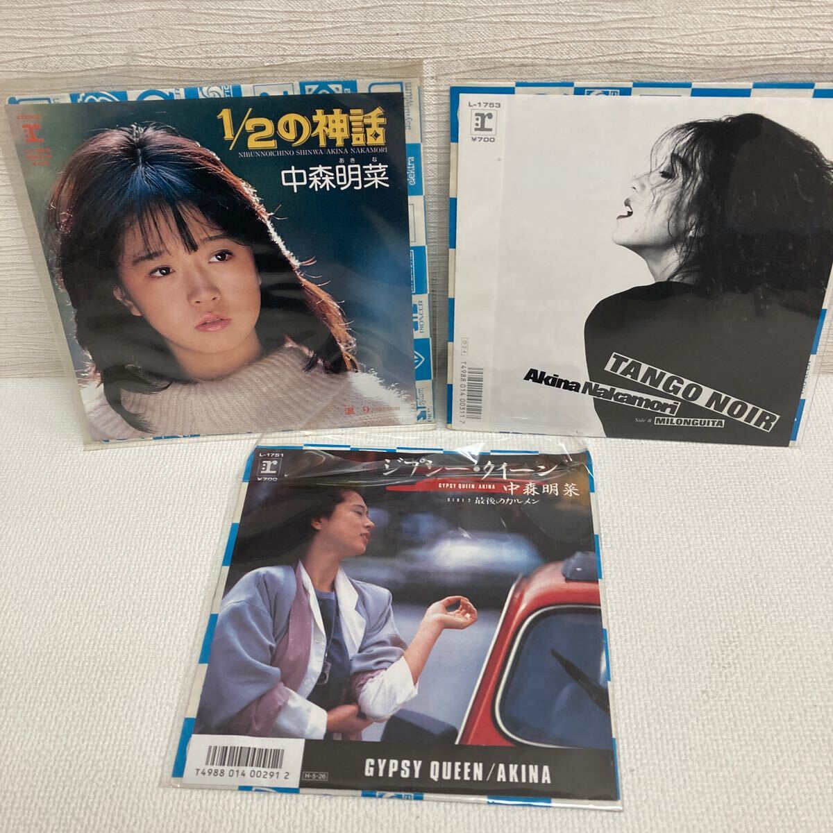 I0609B3 まとめ★中森明菜 EP レコード 18巻セット 音楽 洋楽 昭和歌姫 / 飾りじゃないのよ涙は DESIRE 禁區(qū) スローモーション 他