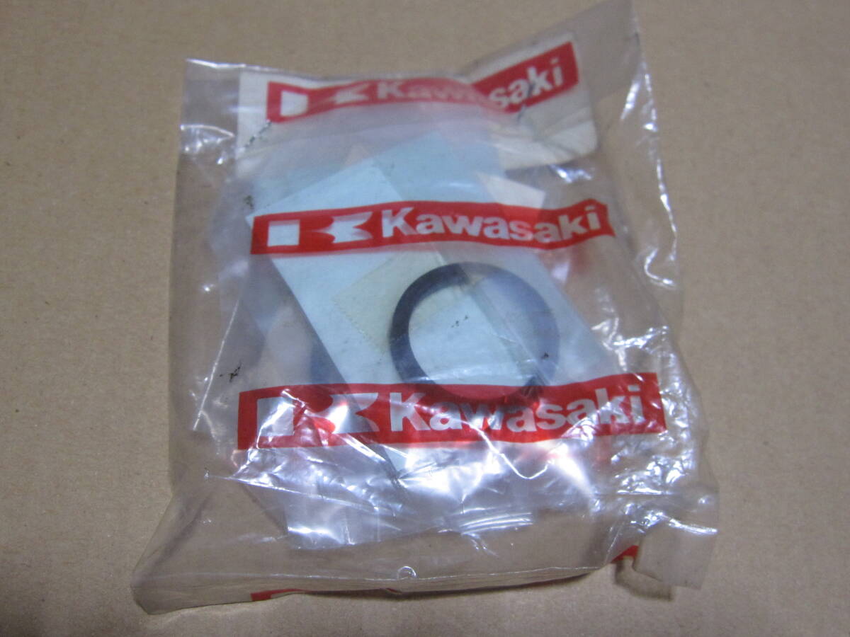 カワサキ 純正部品? キャリパーピストン２個&オイルシール２枚セット！ ZR400C1~3/リアブレーキ用?〒レターパック発送！