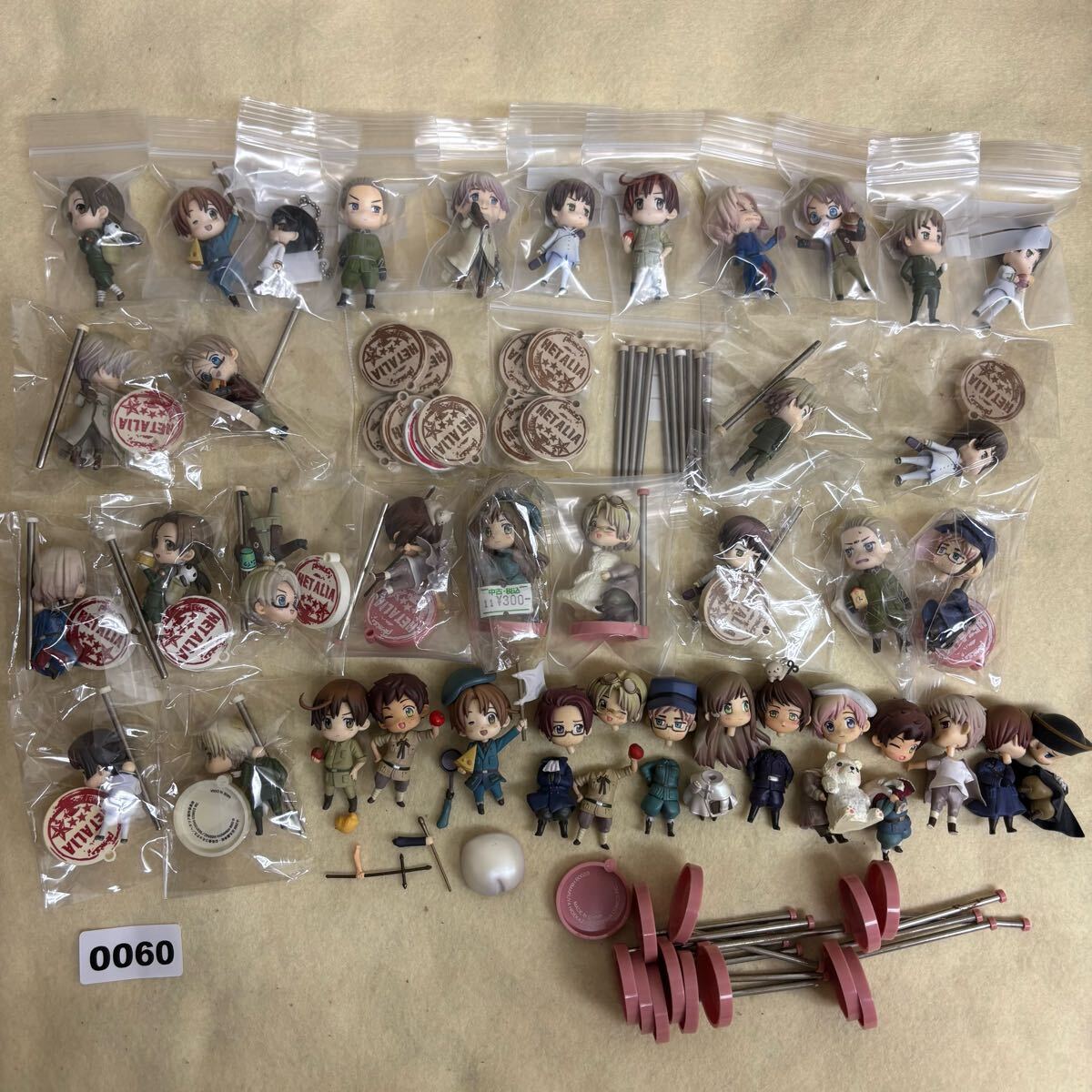 60 Hetalia товары продажа комплектом комплект one монета grande фигурка коллекция мини фигурка Италия Финляндия China др. 