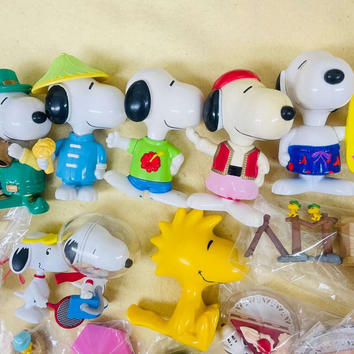 663 スヌーピー SNOOPY フィギュア グッズ ソフビ ガチャ マスコット　ハッピーセット　他　まとめ