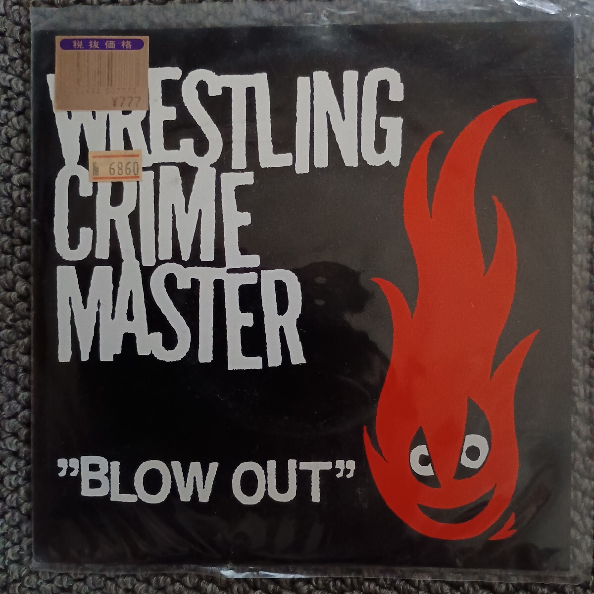 送料無料 中古品 アナログEPレコード『BLOW OUT/WRESTLING CRIME MASTER』_画像1