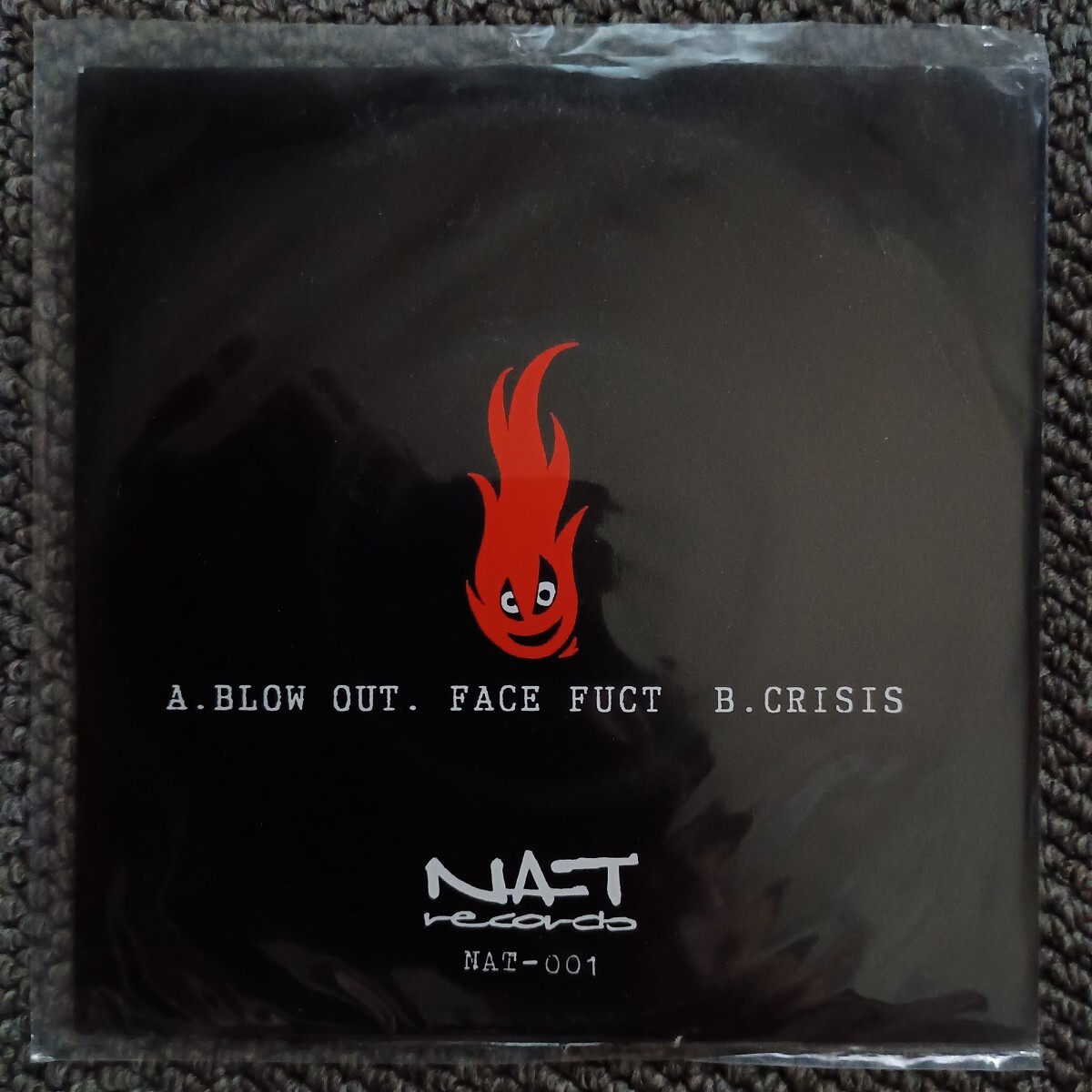 送料無料 中古品 アナログEPレコード『BLOW OUT/WRESTLING CRIME MASTER』_画像2