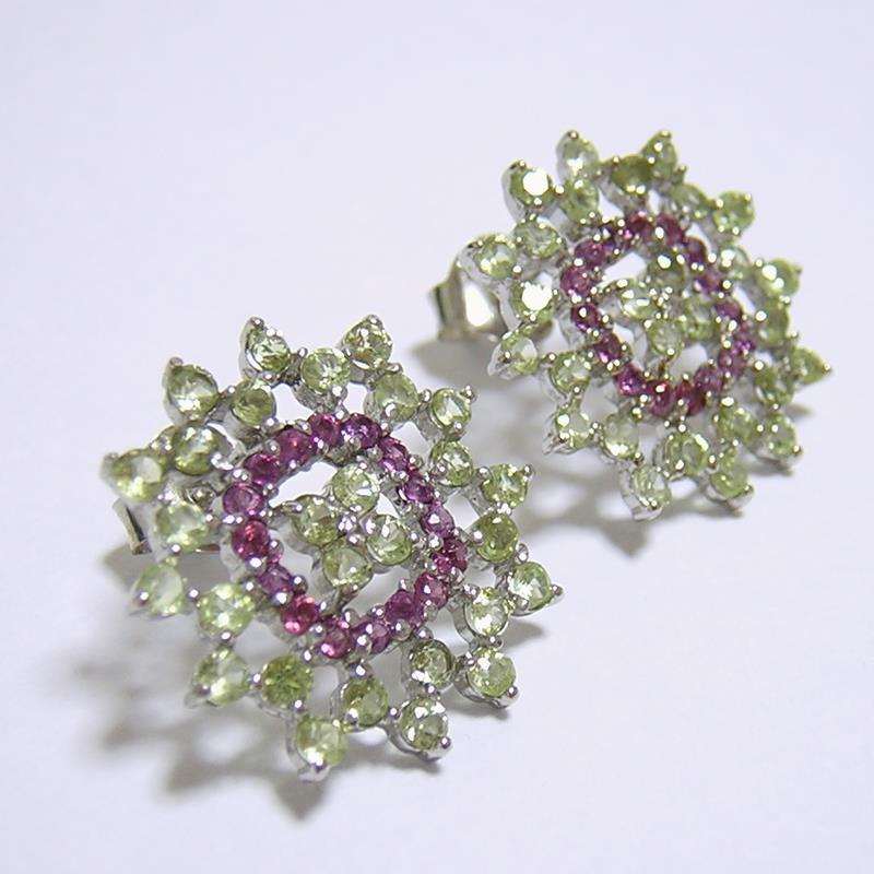 『天然ペリドット』 ロードライトガーネット　ピアス