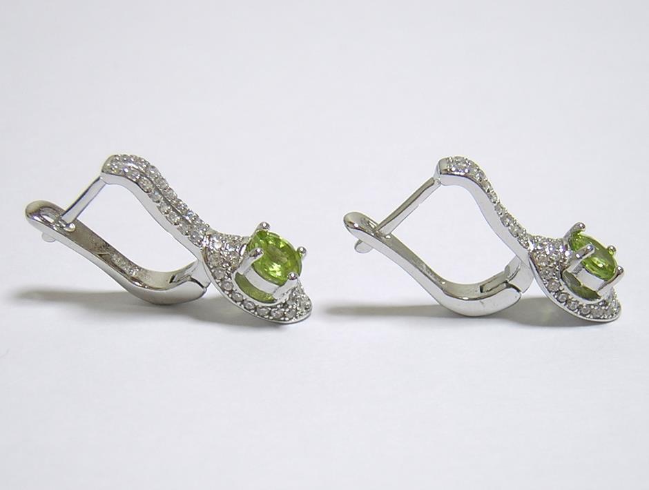 『天然ペリドット』 ピアス