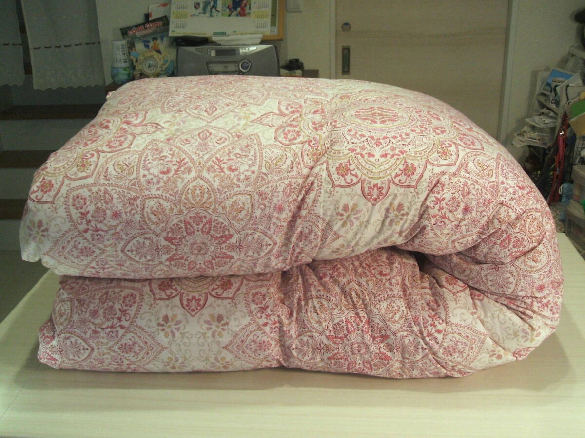 新品（ダブルサイズ）専門店用上級品【六つ星＊プレミアム】フランス産プレミアムダウン９５％１，７キロに増量＊こだわり二層式＊羽毛布団