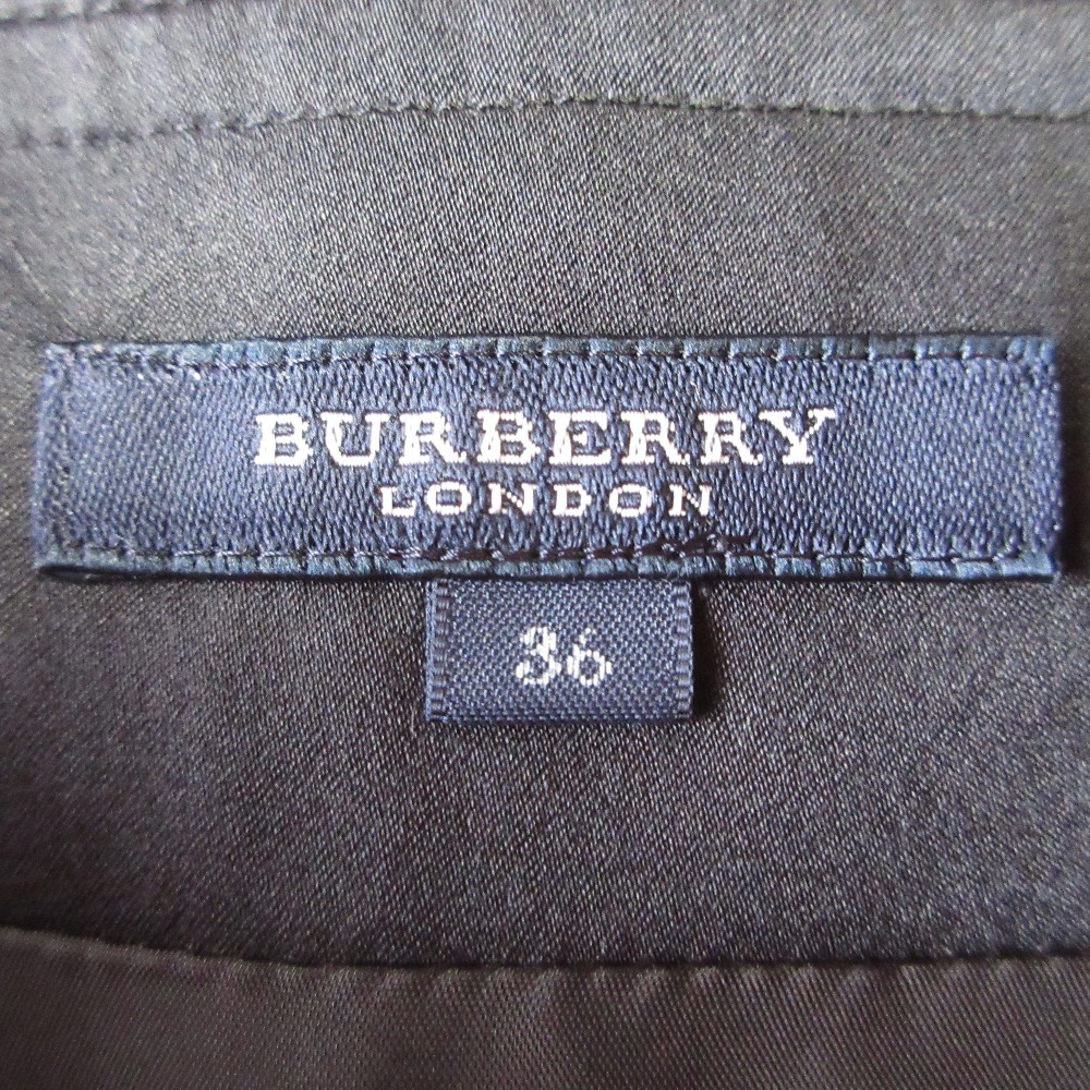 良品 BURBERRY LONDON バーバリーロンドン ベルト柄 シルク100％ ひざ丈 プリーツスカート 36 ブラック