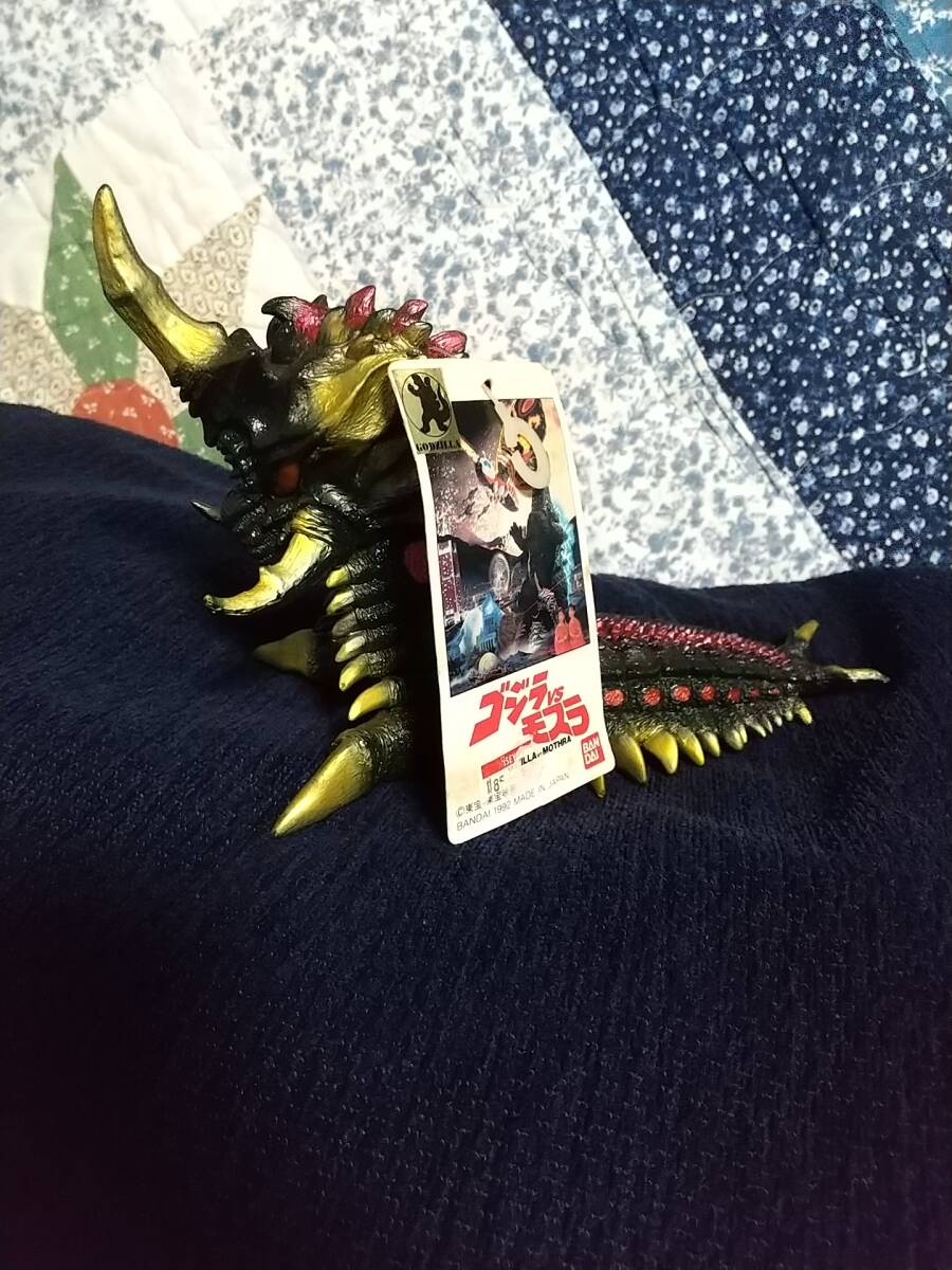 ゴジラvsモスラ バトラ(幼虫)ソフビ タグ付き ゴジラvsモスラ バトラ(幼虫) ソフビ タグ付き ゴジラ