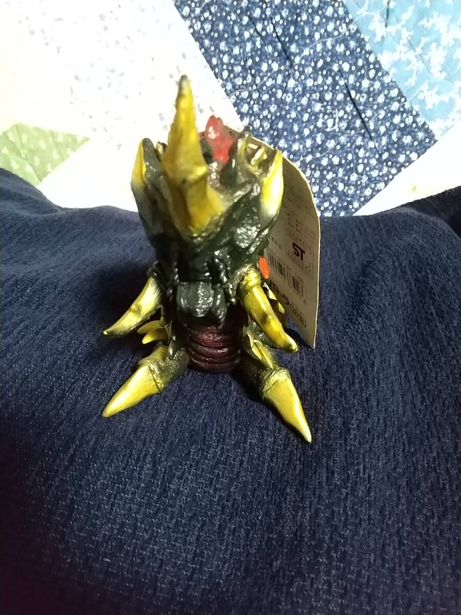 ゴジラvsモスラ バトラ（幼虫）ソフビ タグ付き ゴジラvsモスラ バトラ（幼虫）ソフビ タグ付き 交渉可 - メルカリ