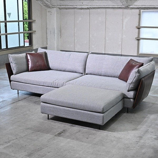 グレーのファブリック3人掛けソファ リッツウェル