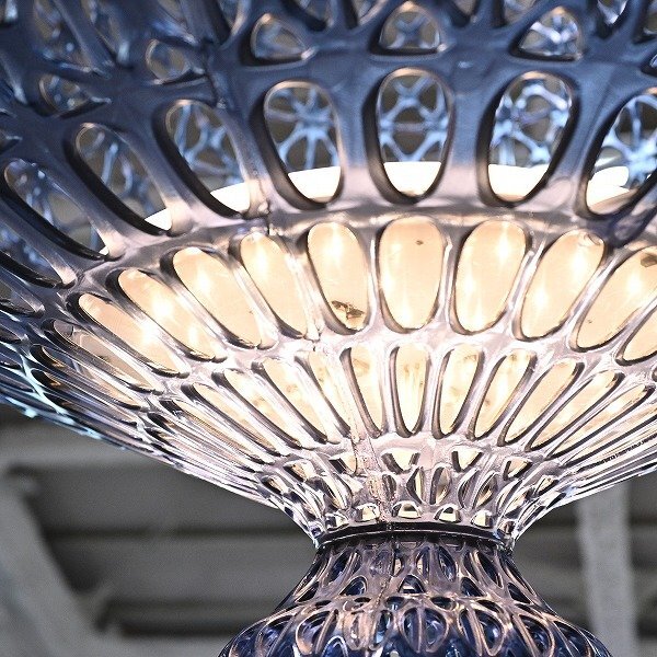 イタリア Kartell 23萬「Kabuki」スタンドライト フェルーチョ?ラヴィアーニ フロアランプ 照明 カルテル カブキ Ferruccio Laviani