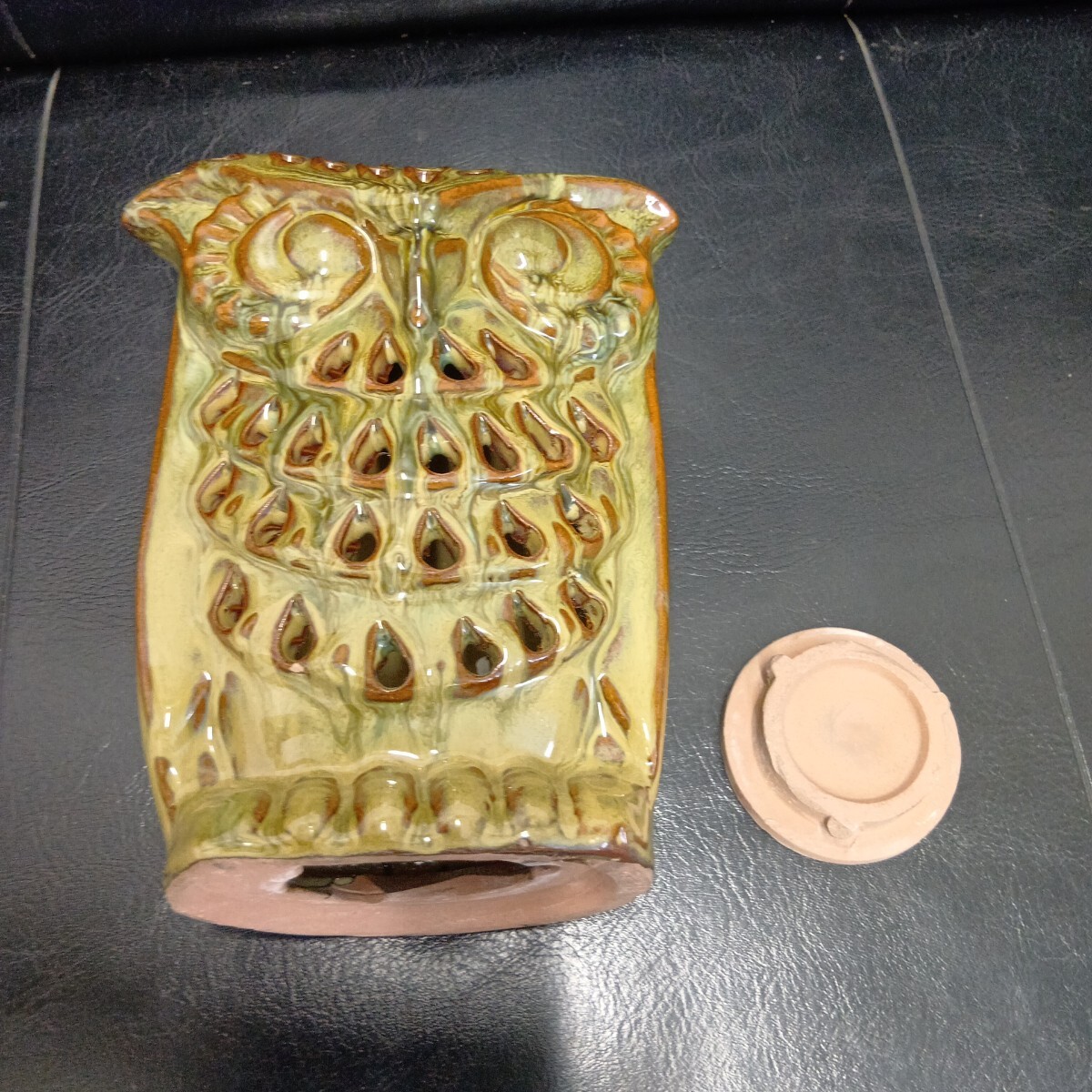 フクロウ香爐　フクロウ(不苦労) 苦労しない縁起物　未使用品　透し彫り細工　 置物