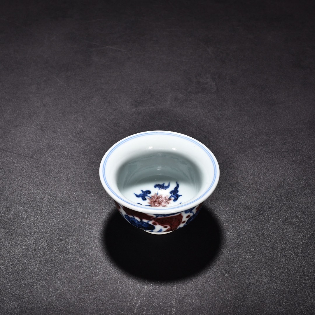 TB217■中国古玩 唐物 明宣徳 青花釉里紅魚藻紋圧手杯 時代物 極上品■高さ5.2cm・直径9.2cm■_画像5