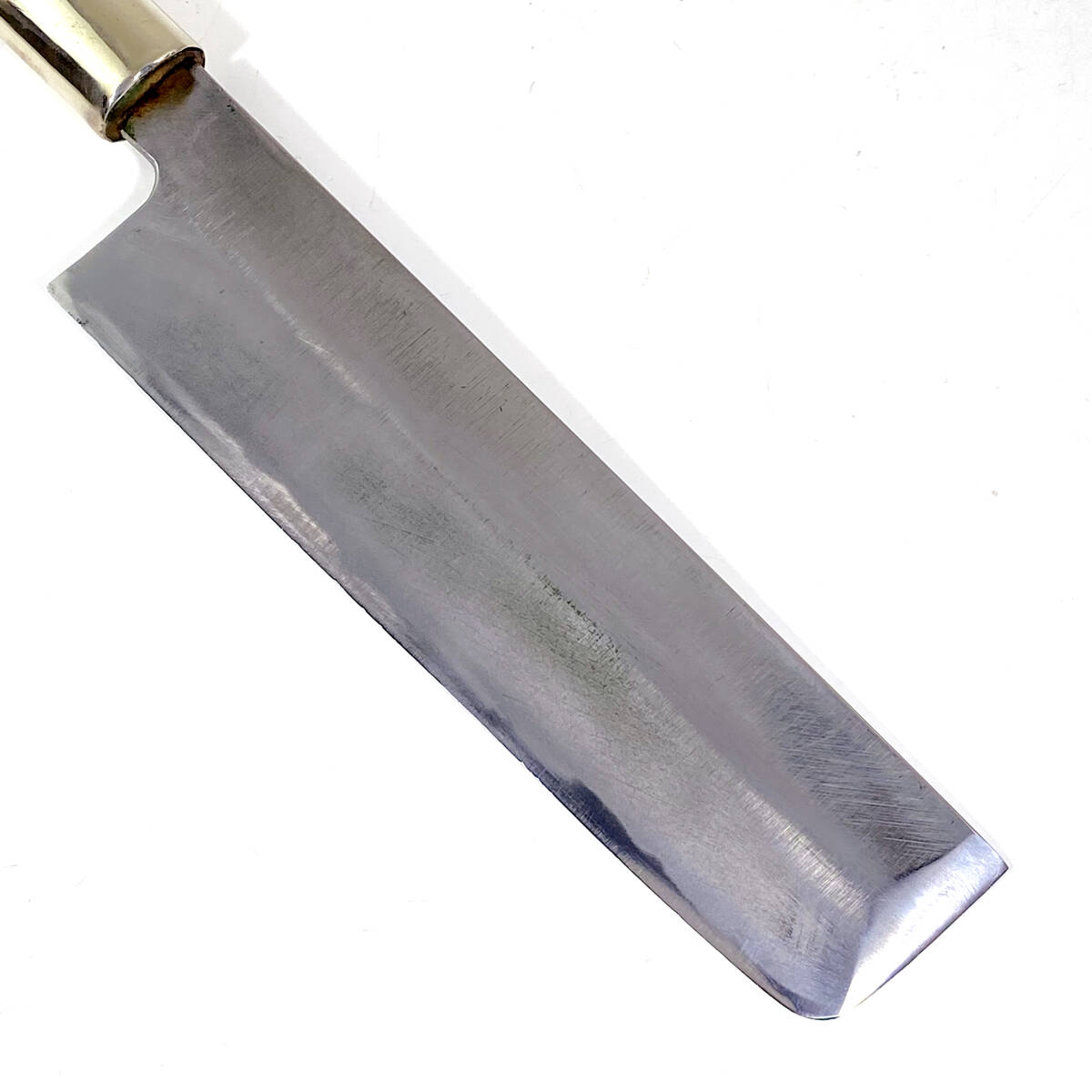 H011 天六 本家國重 菜切包丁 少し厚めの包丁です サイズ / (約) 刃渡 : 170mm 全長 : 320mm 現(xiàn)狀保管品