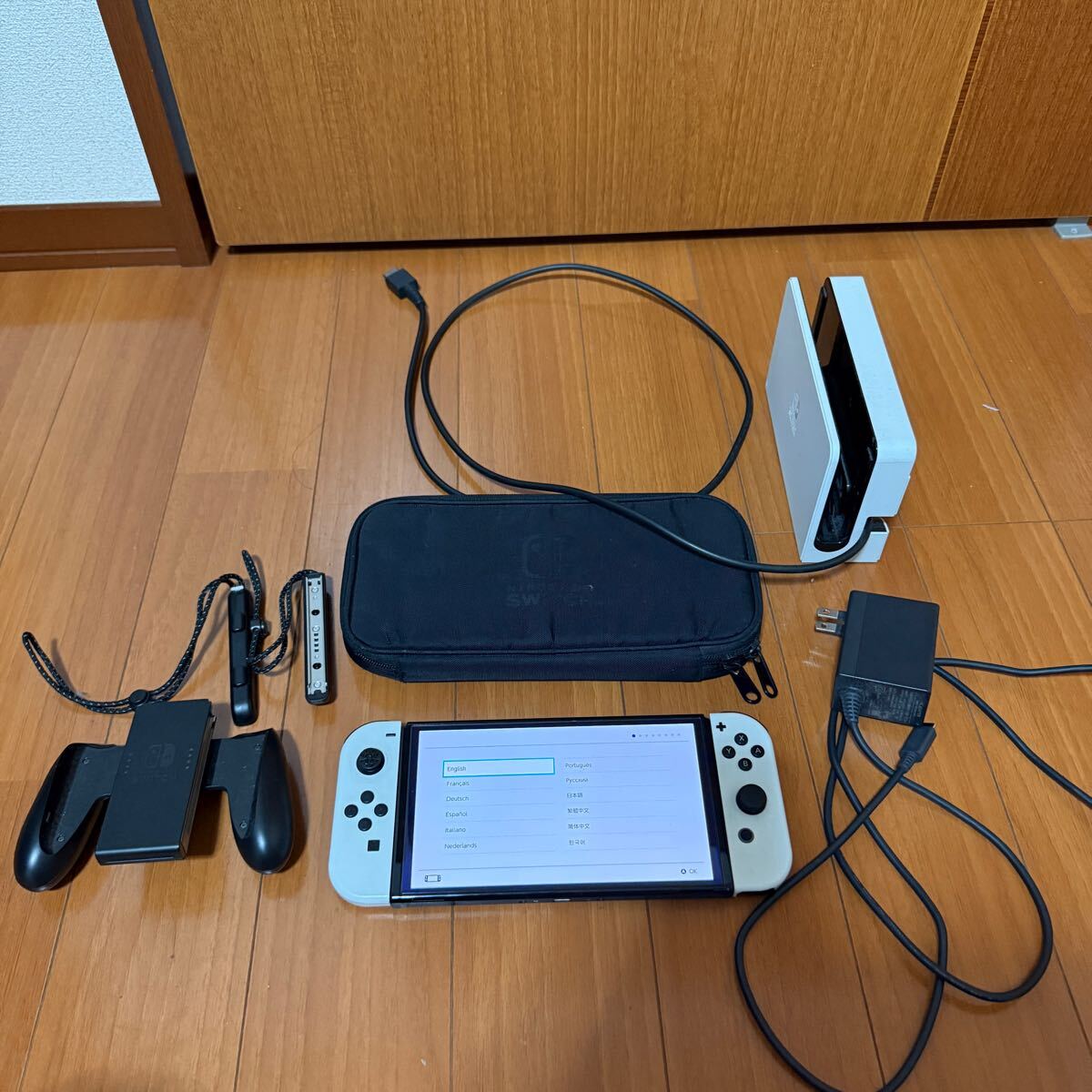 Nintendo Switch 良品　有機(jī)EL モデル　動作確認(rèn)済み　付屬品完備　即決送料無料　ホワイト