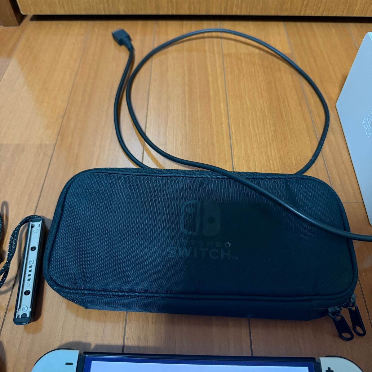 Nintendo Switch 良品　有機(jī)EL モデル　動作確認(rèn)済み　付屬品完備　即決送料無料　ホワイト
