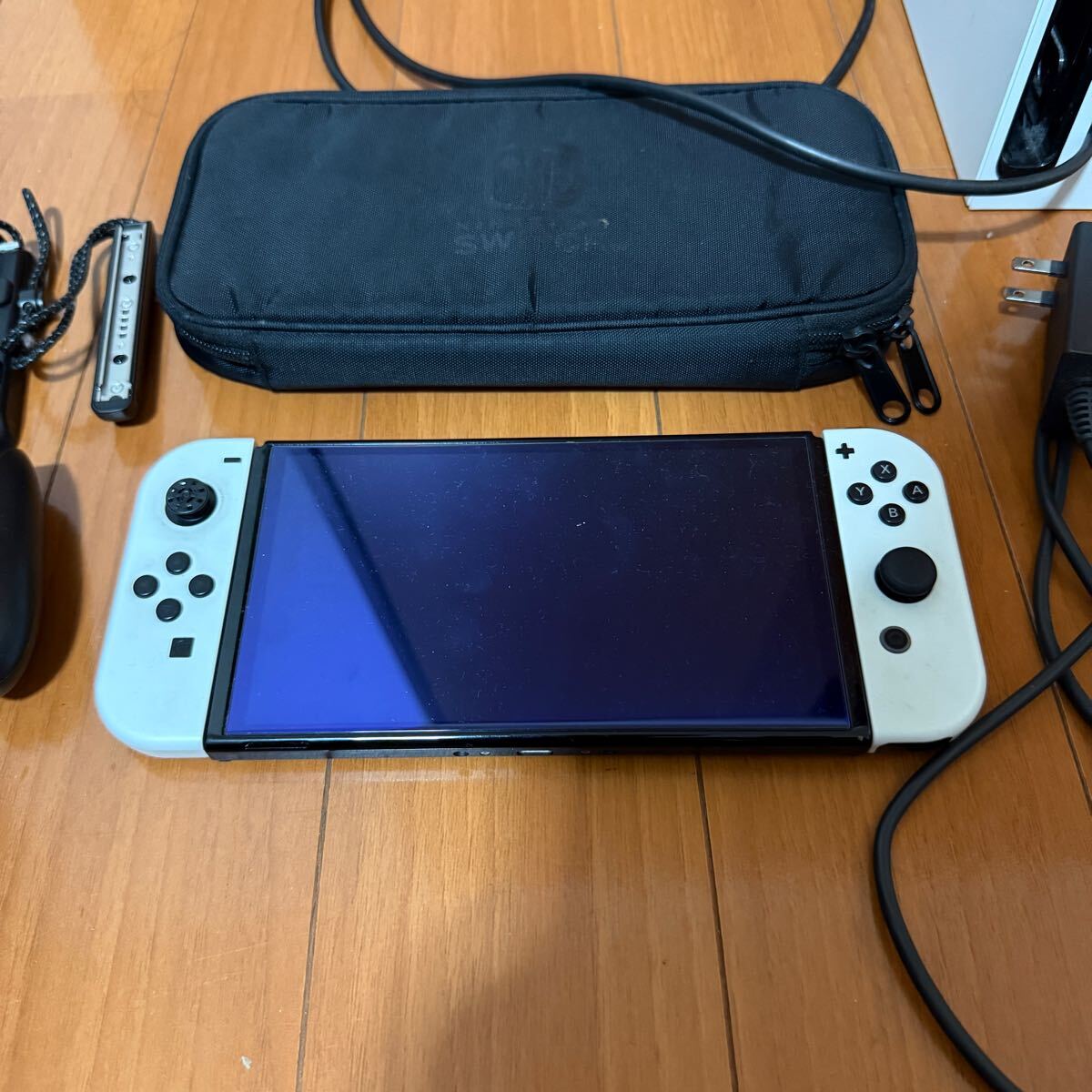 Nintendo Switch 良品　有機(jī)EL モデル　動作確認(rèn)済み　付屬品完備　即決送料無料　ホワイト