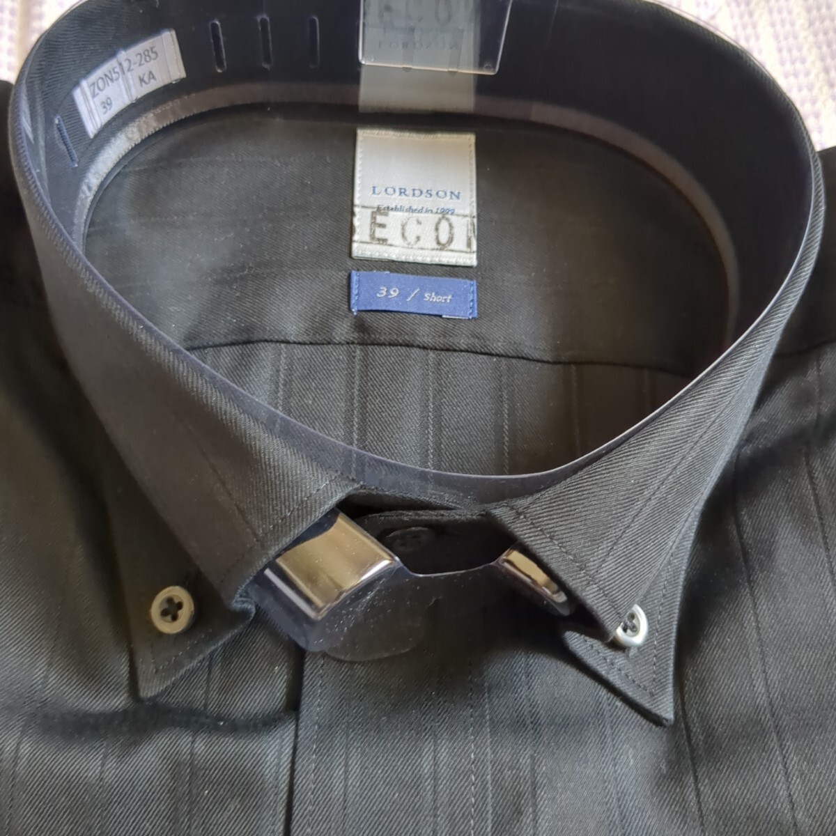 未使用　LORDSON ブラックストライプシャツ 39　半袖_画像2